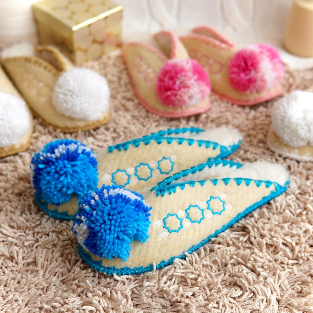 ウール×ボア ポンポンバブーシュ ブルー