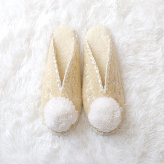 ウール×ボア ポンポンバブーシュ ホワイト